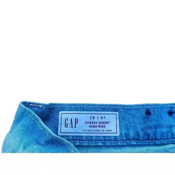 Women’s Gap Cheeky Shorts High Rise Distressed •Size 6•Light Wash•Botton Fly• - Picture 9 of 11